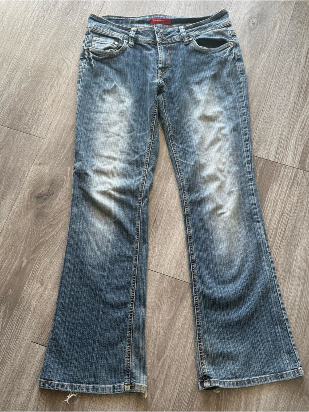 Classic Blue Denim Women’s 32 Y2K Mid Ride Wide Leg 2000s Faded Jeans